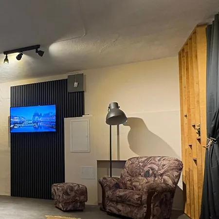 Riverside Park - Near Old Town *