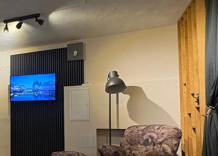 Riverside Park - Near Old Town *